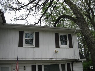 Building Photo - 2802 S Main St