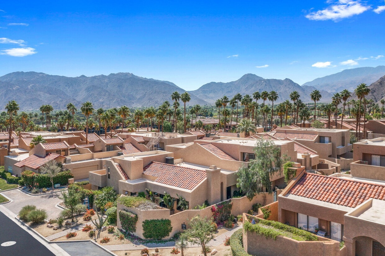 Primary Photo - 73421 Foxtail Ln