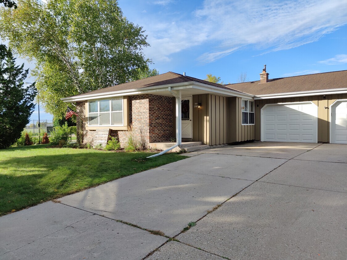 W71N659 Harrison Ave, Cedarburg, WI 53012 House Rental in Cedarburg