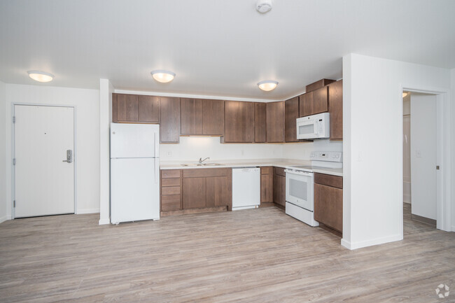 2BR, 2BA - 912SF - Kitchen - Northern Heights