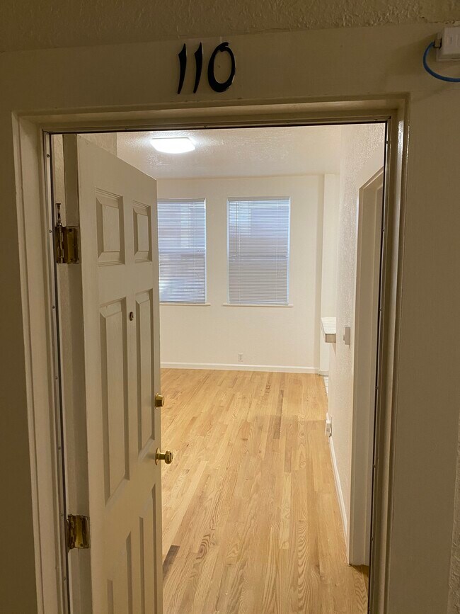Entrada - 574 3rd St