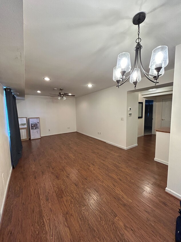 Primary Photo - 15 Pointe Cir S