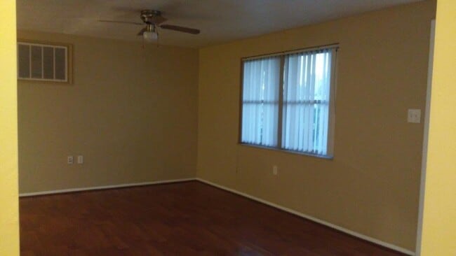 Building Photo - Charming 3/1.5/1 1000 Sq. Ft. home with a ...