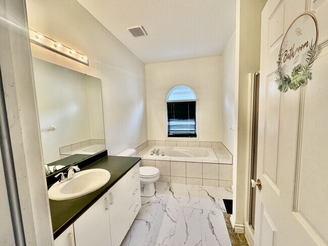 Building Photo - 163 Rue des Boulonnais