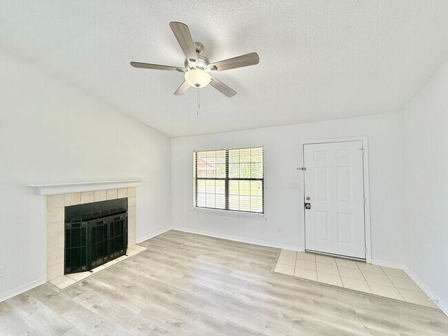 Building Photo - 4424 Bellview Ave