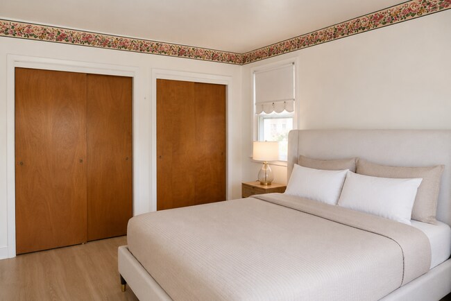 Foto del edificio - 9724 Bridle Rd