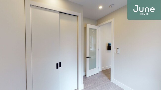 Foto del edificio - Full room in 4-bed/2.0-bath Home