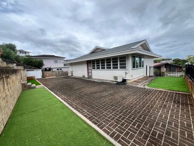 Foto del edificio - Salt Lake 3 bedroom 3 bath home with updat...