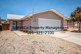 Building Photo - 815 Cholla St