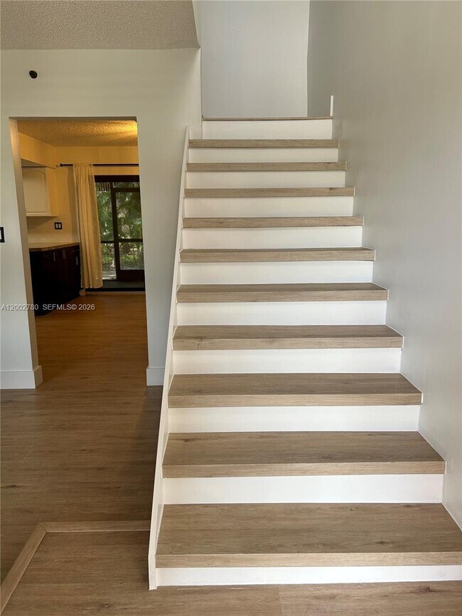 Foto del edificio - 10 Laredo Pl