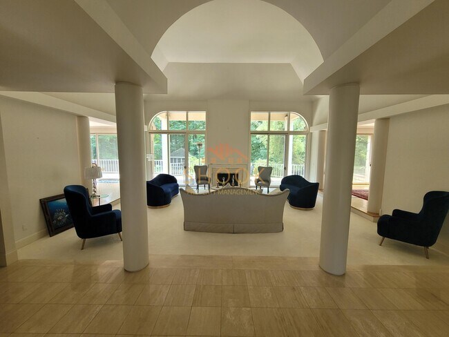 Foto del edificio - 195 Stacey Hollow Ln