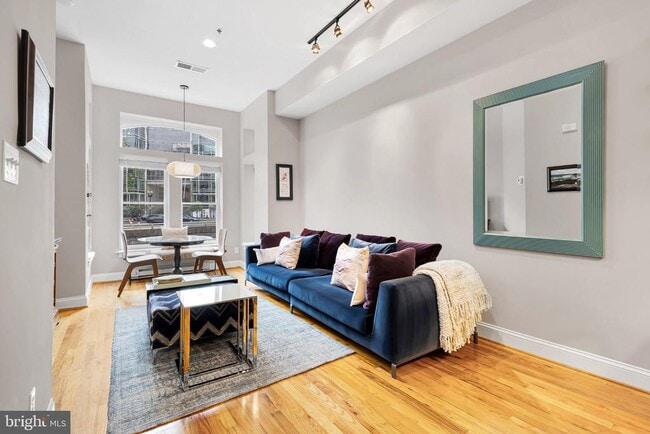 Foto del edificio - 2201 K St NW