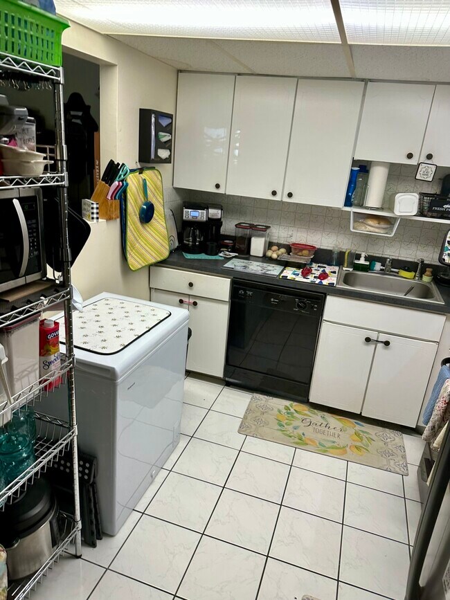 Building Photo - 65 McCormick Ter