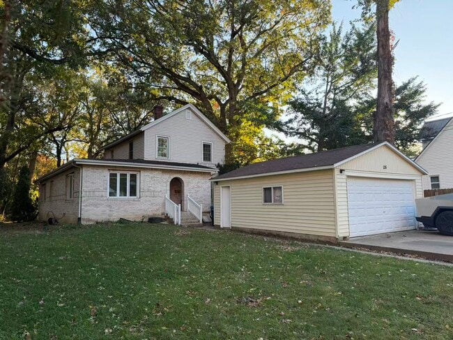 Building Photo - 126 Gunn Ave