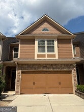 Building Photo - 2245 Knoxhill View
