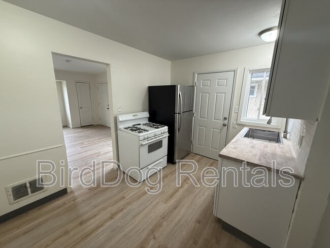 Foto del edificio - 710-712-712 Frebis Ave