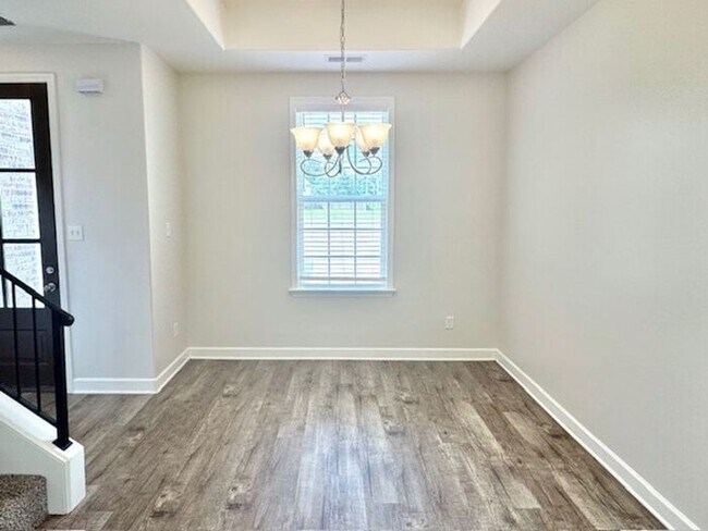 Foto del edificio - Now Leasing a 4-bedroom 2.5 bath home in O...