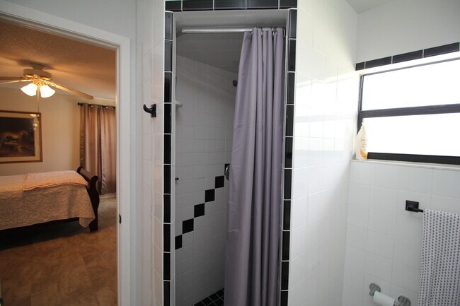 Foto del edificio - 1051 Clearmont St NE