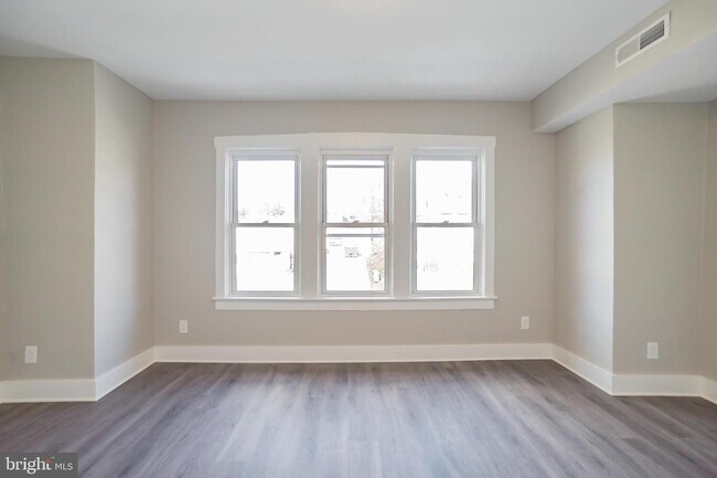 Building Photo - 870 Haddon Ave