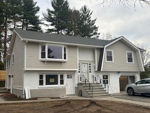 Building Photo - 49 Benton Cir