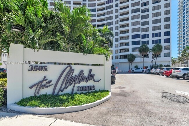 Building Photo - 3505 S Ocean Dr