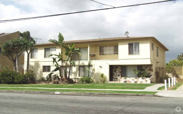 Building Photo - 921 N Inglewood Ave