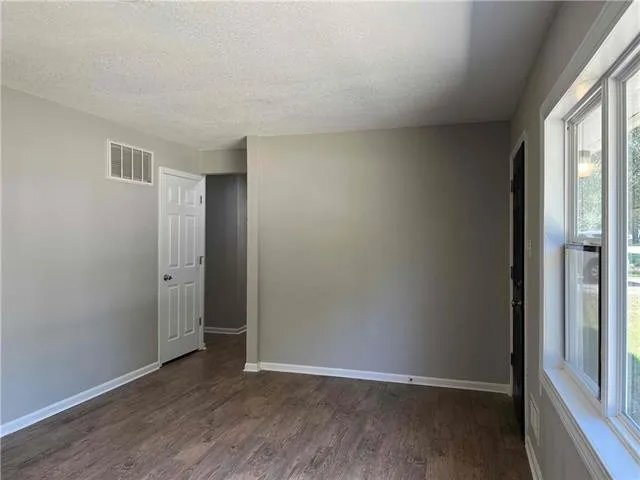 Foto del edificio - 11117 Bristol Terrace