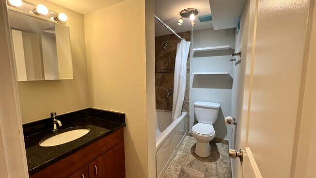 Foto del edificio - 5611 N Glenwood Ave