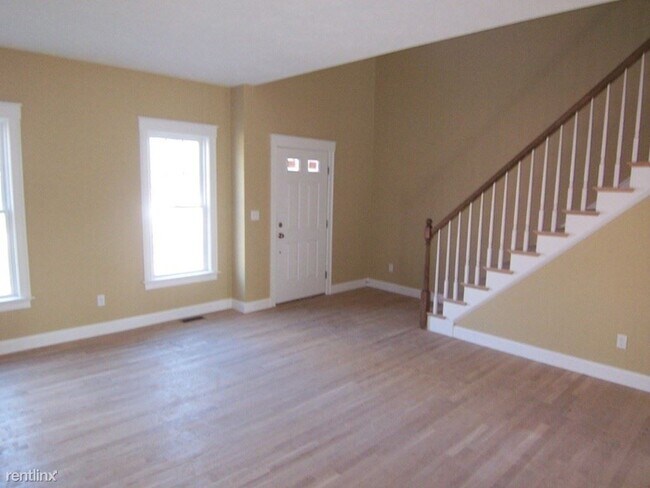 Building Photo - 3 br, 2.5 bath House - 7 Auburn St