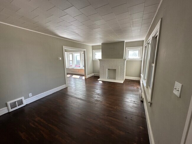 Foto del edificio - 2101 Waterbury Rd