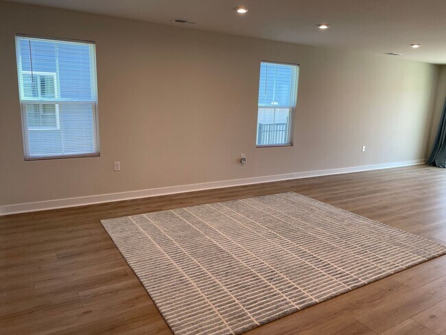 Foto del edificio - 3 Bedroom 2 Bath Home in Middle Creek Vill...