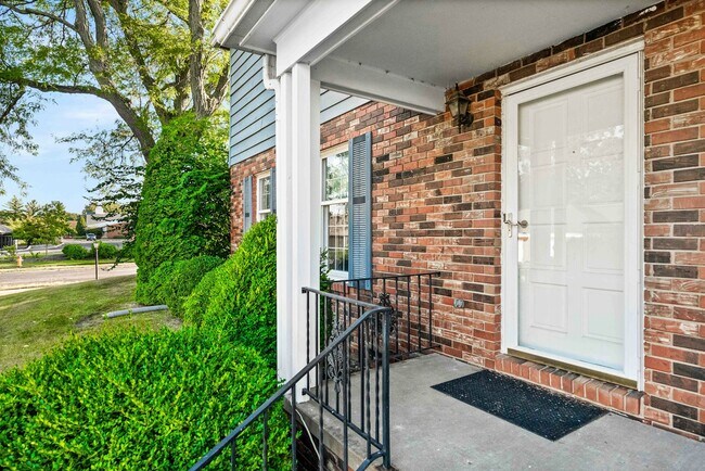 Foto del edificio - 7405 N Patton Ln