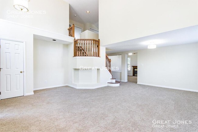 Foto del edificio - 102 Gillespie Ct