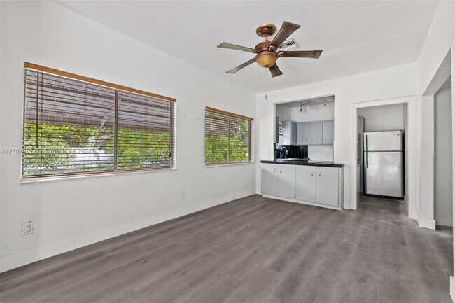 Foto del edificio - 30 SW 5th St