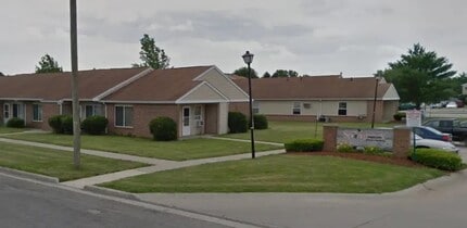 Building Photo - 980 Meadow Ln