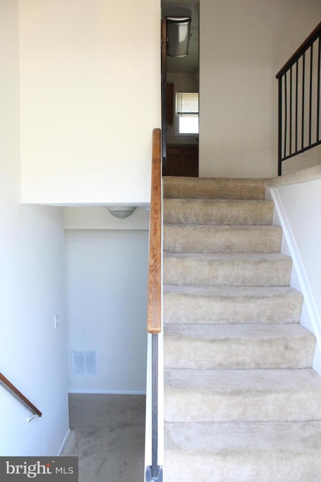 Building Photo - 9704 Dalmatia Ct