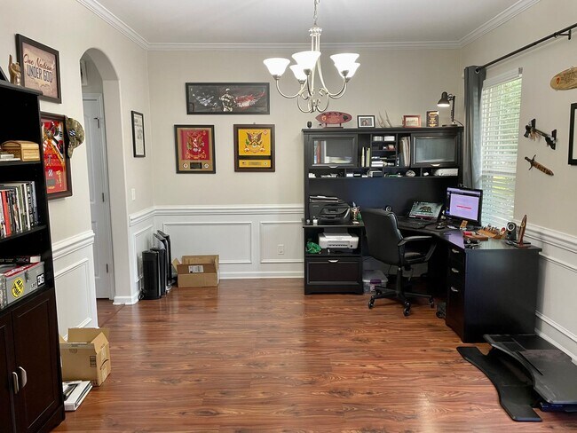 Building Photo - 14 Amherst Ct- 4Bd/2.5Bth 2760 sqft