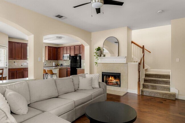 Foto del edificio - 1821 Village Oak Ct