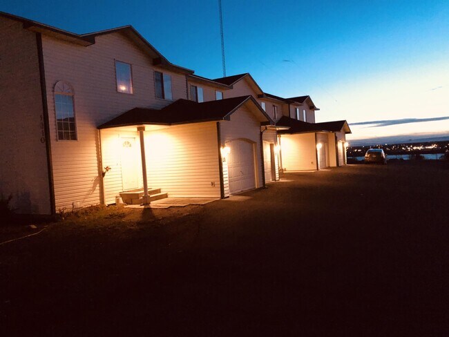 Foto del edificio - 1310 S Skyline Dr