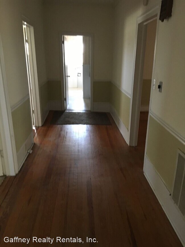 Foto del edificio - 3 br, 1.5 bath House - 403 York Rd