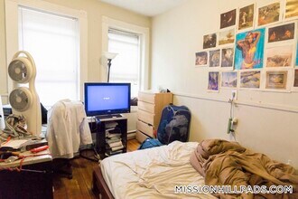 Building Photo - 895 Huntington Ave