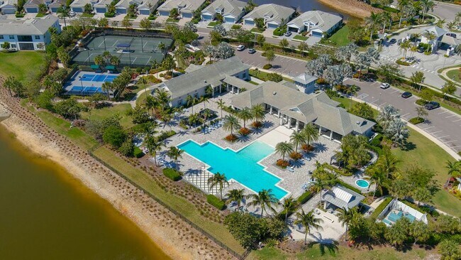 Building Photo - 8897 Redonda Dr