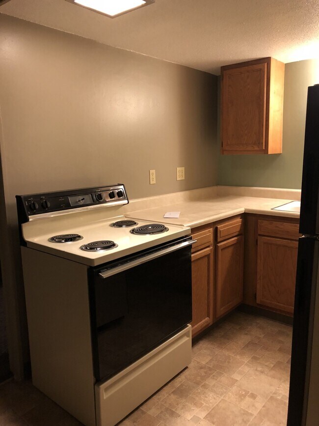 Kitchen - 6704 Wabash Ave