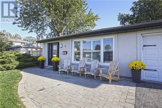 Building Photo - 3 Erindale Crescent
