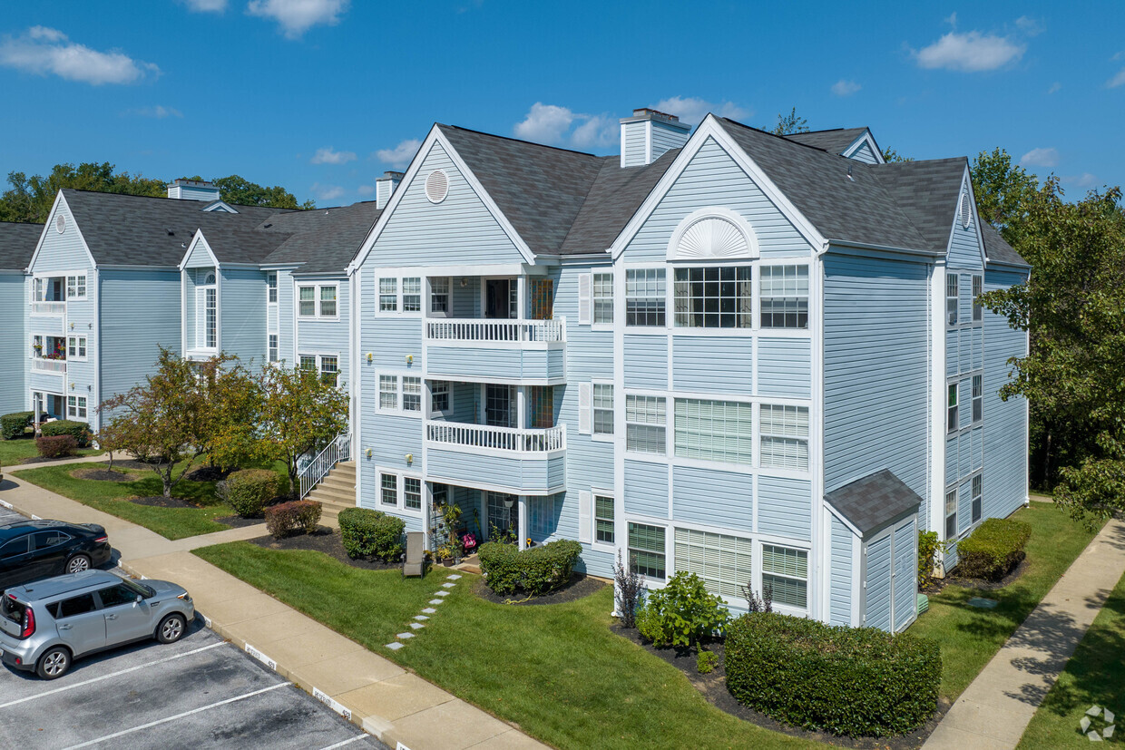 Foto principal - 8360 Montgomery Run Rd