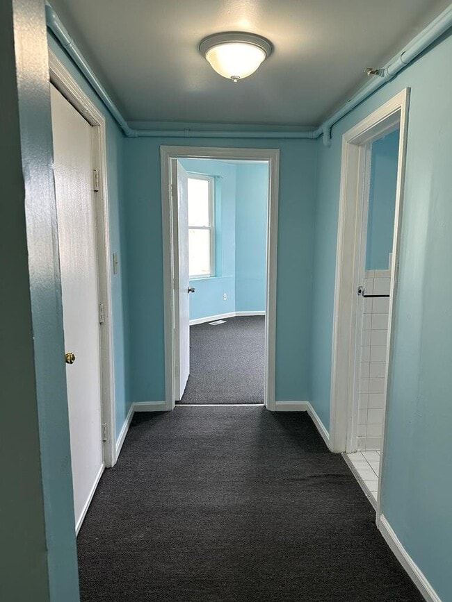 Building Photo - 4101 Fernhill Ave