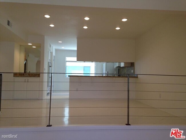 Foto del edificio - 13107 Mindanao Way