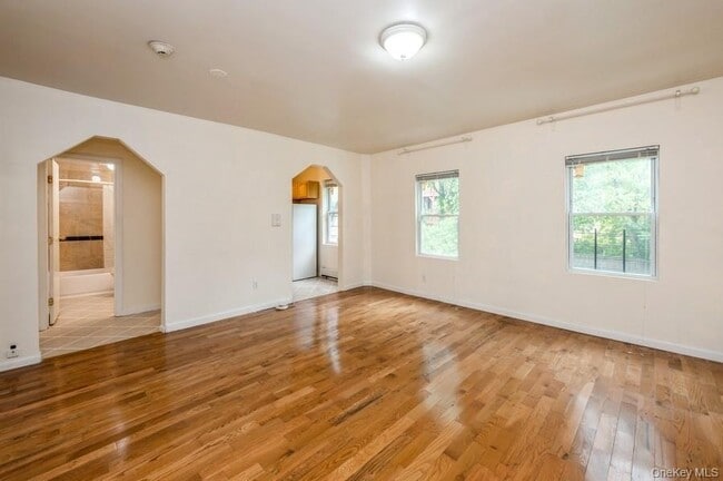 Foto del edificio - 84 Ravine Ave