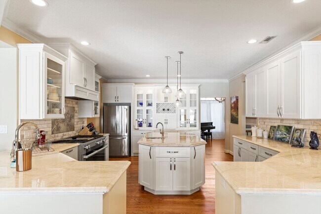 Building Photo - 103 Big Oak Dr