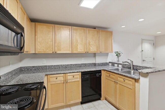 Foto del edificio - 777 7th St NW